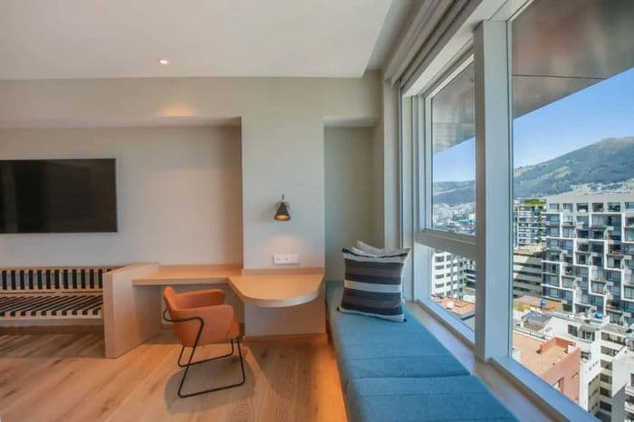 Go Quito Hotel Premium King Room 2